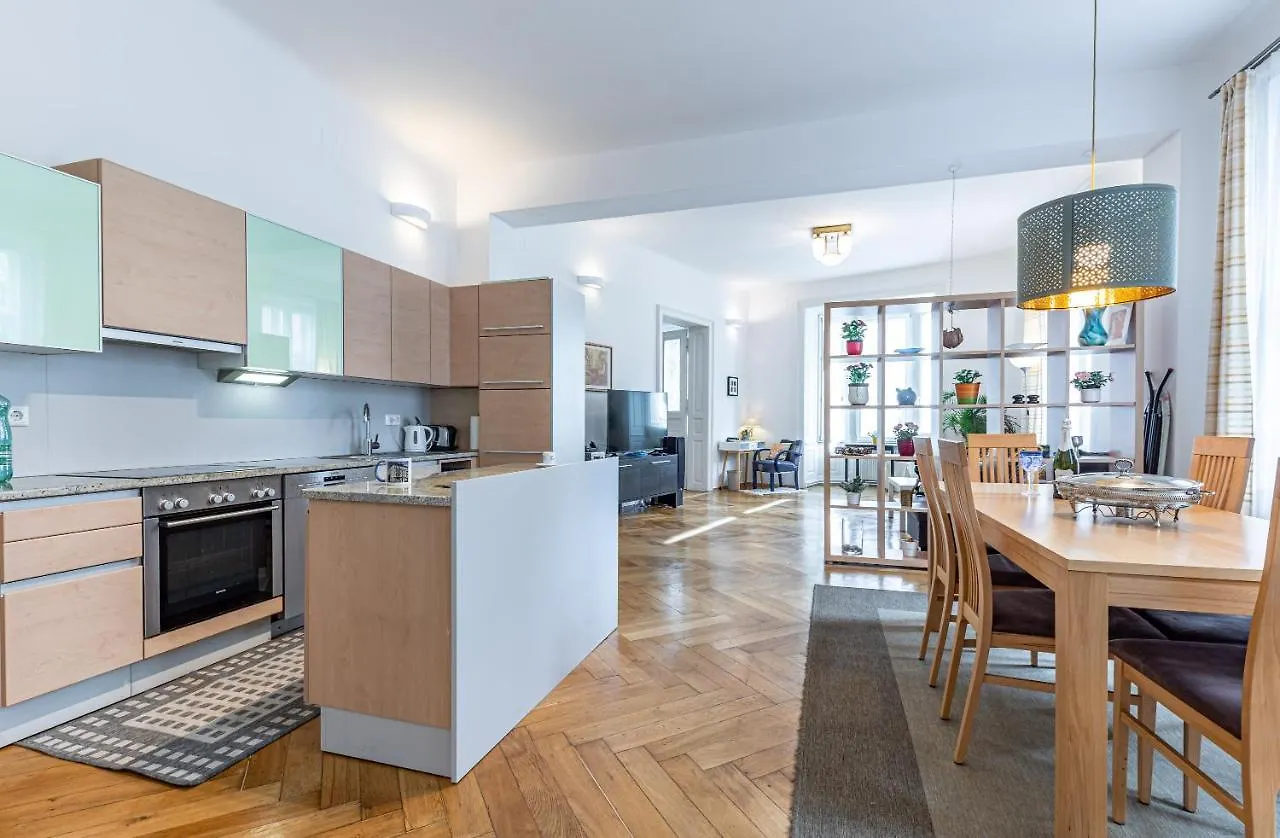 Historic & Luxurious By Jr City Apartments Vienna