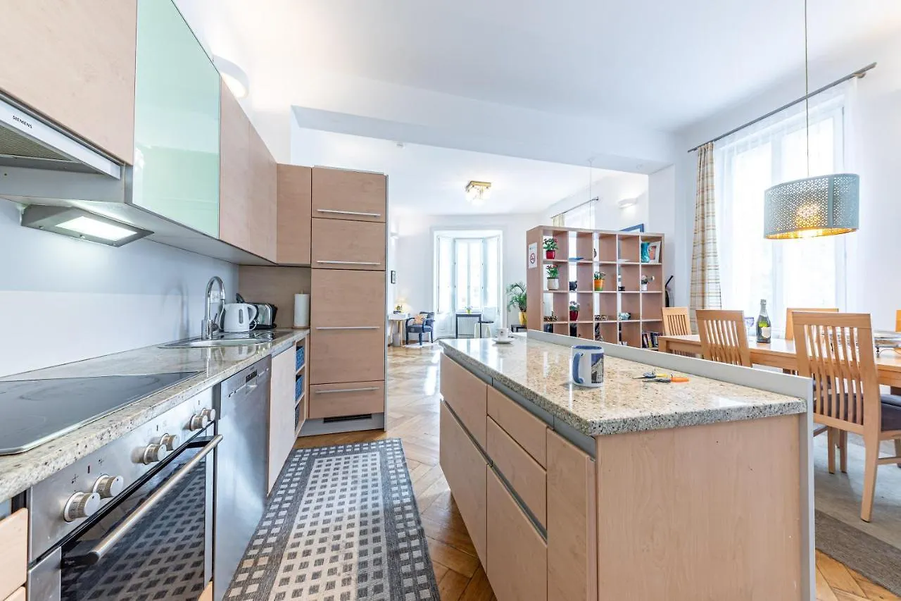 Historic & Luxurious By Jr City Apartments Vienna 0*,