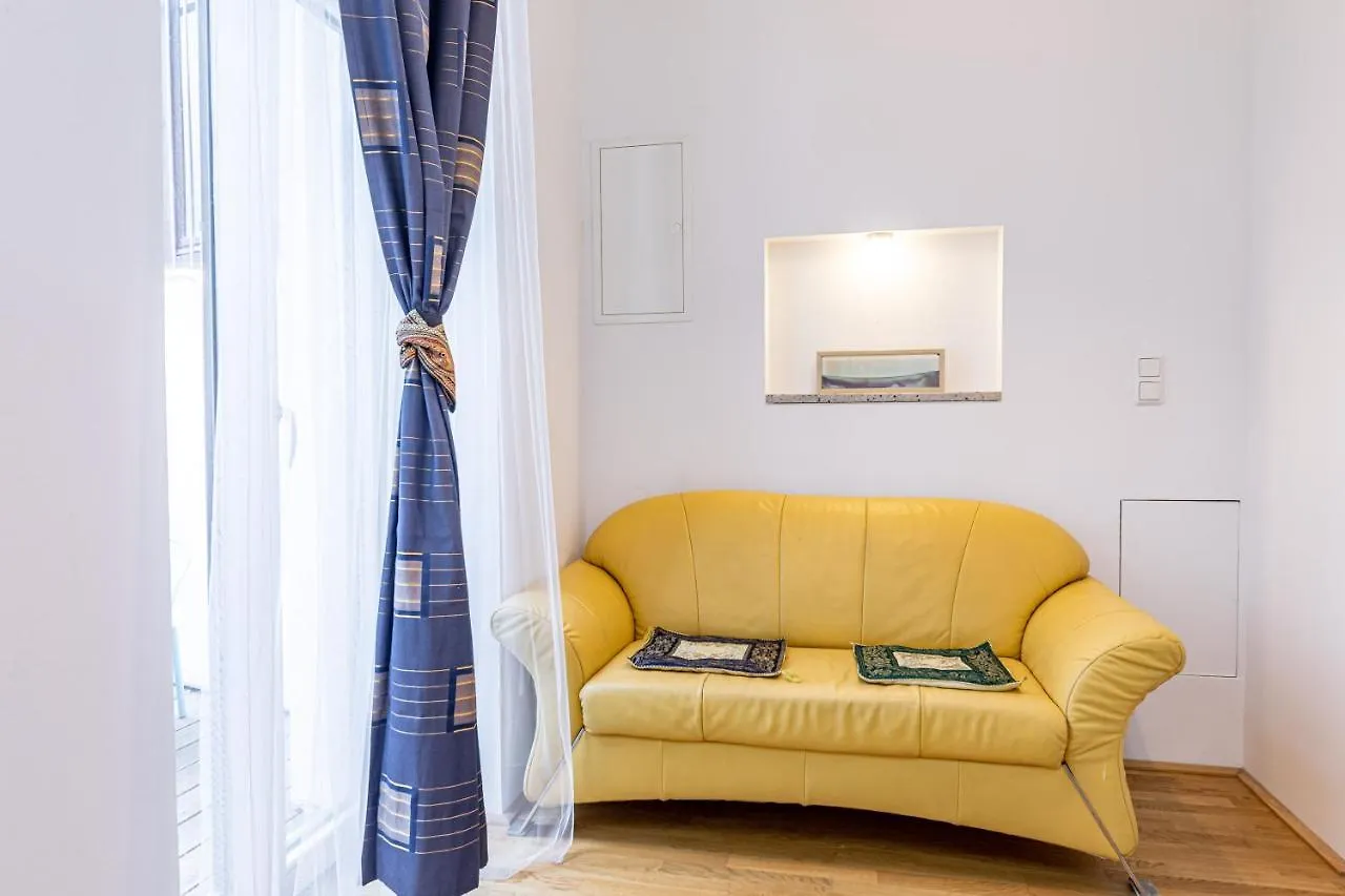 וינה Historic & Luxurious By Jr City Apartments 0*,